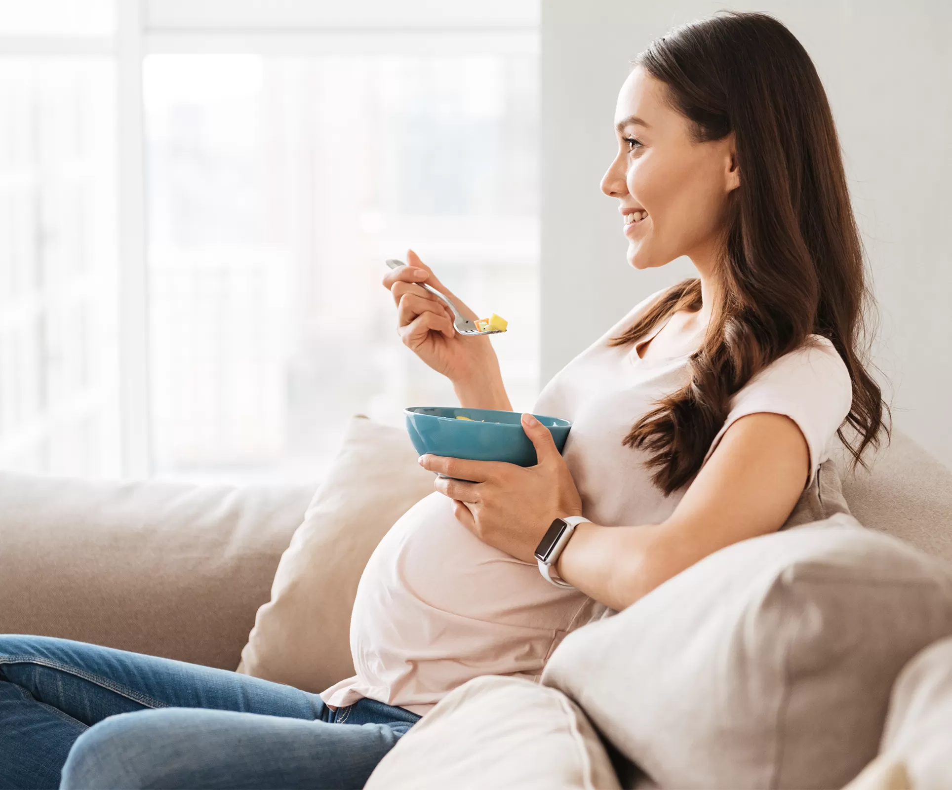 Mujeres (incluyendo etapas de embarazo y menopausia)